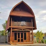 Bangun Resort Mewah dengan Rumah Lumbung 2 Lantai Kayu Jati yang Unik dan Tahan Lama